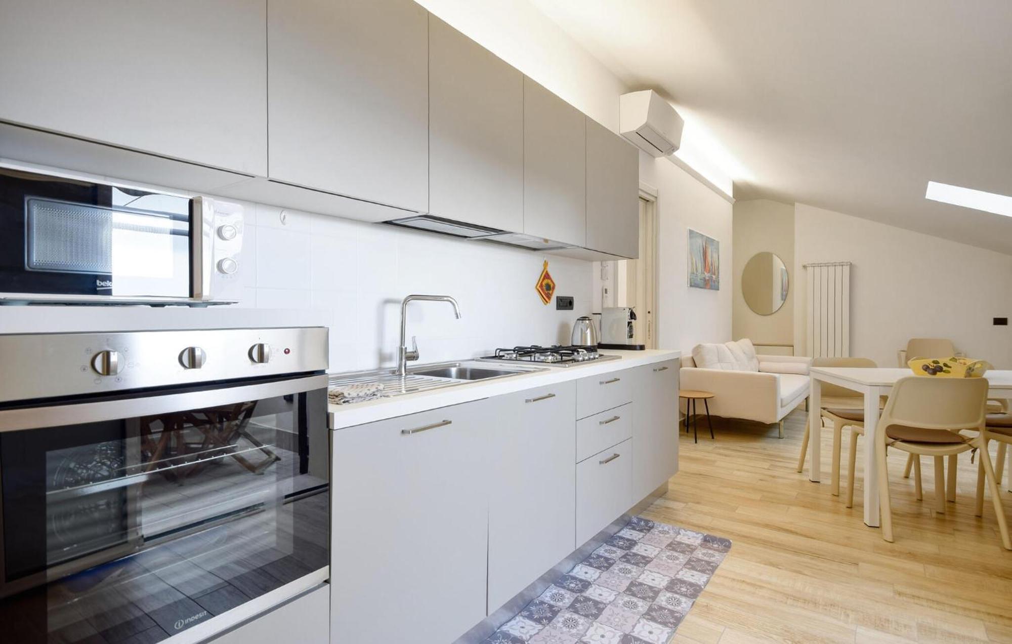 Beautiful Apartment In Moneglia With Kitchen Exterior foto