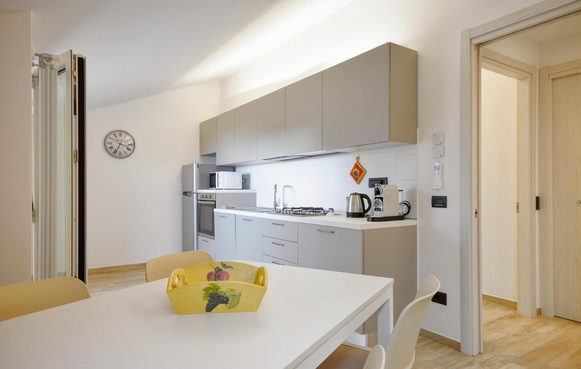 Beautiful Apartment In Moneglia With Kitchen Exterior foto